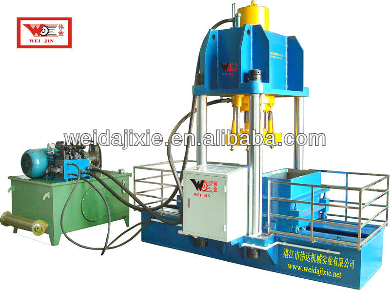 Pressing machine for rubber