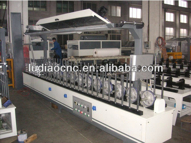 Profile wrapping machine for profile