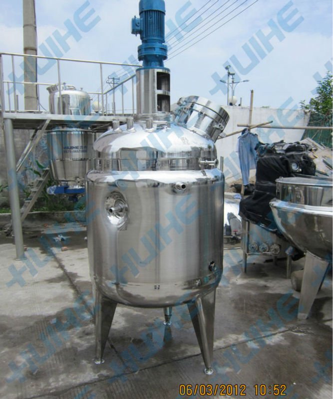 Reaction Tank With Agitator