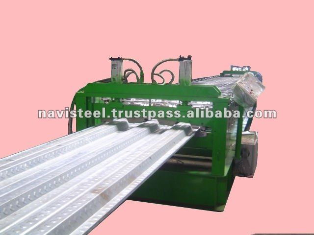 Roll forming machine