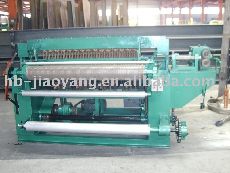 Roll wire mesh welding machine