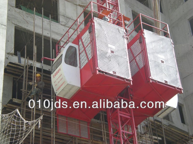 SC200/200 construction material and passenger hoist