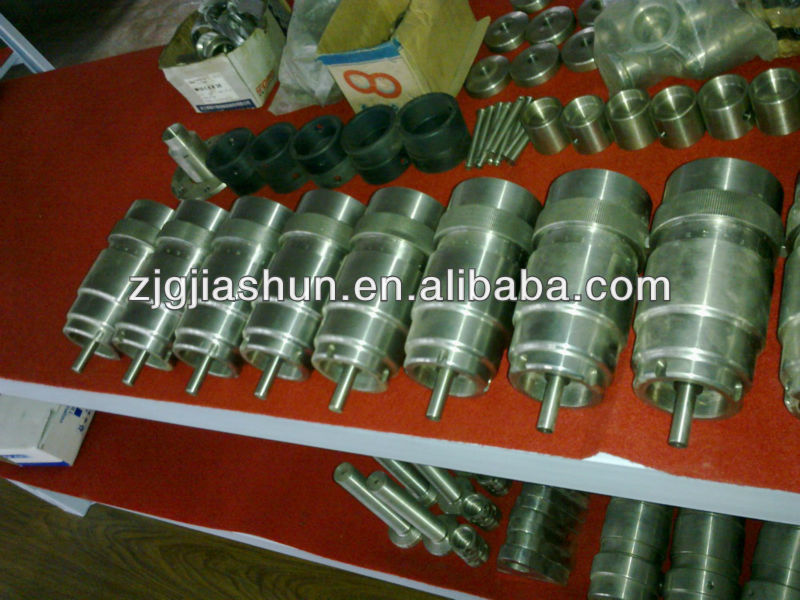 Screw capping heads of plastic capping machine