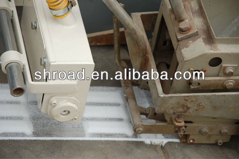 Self propelled Convex Thermoplastic Road Line Machine