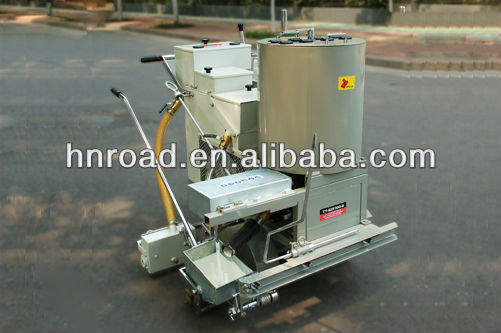 Self-propelled Screeding type two component road marking machine