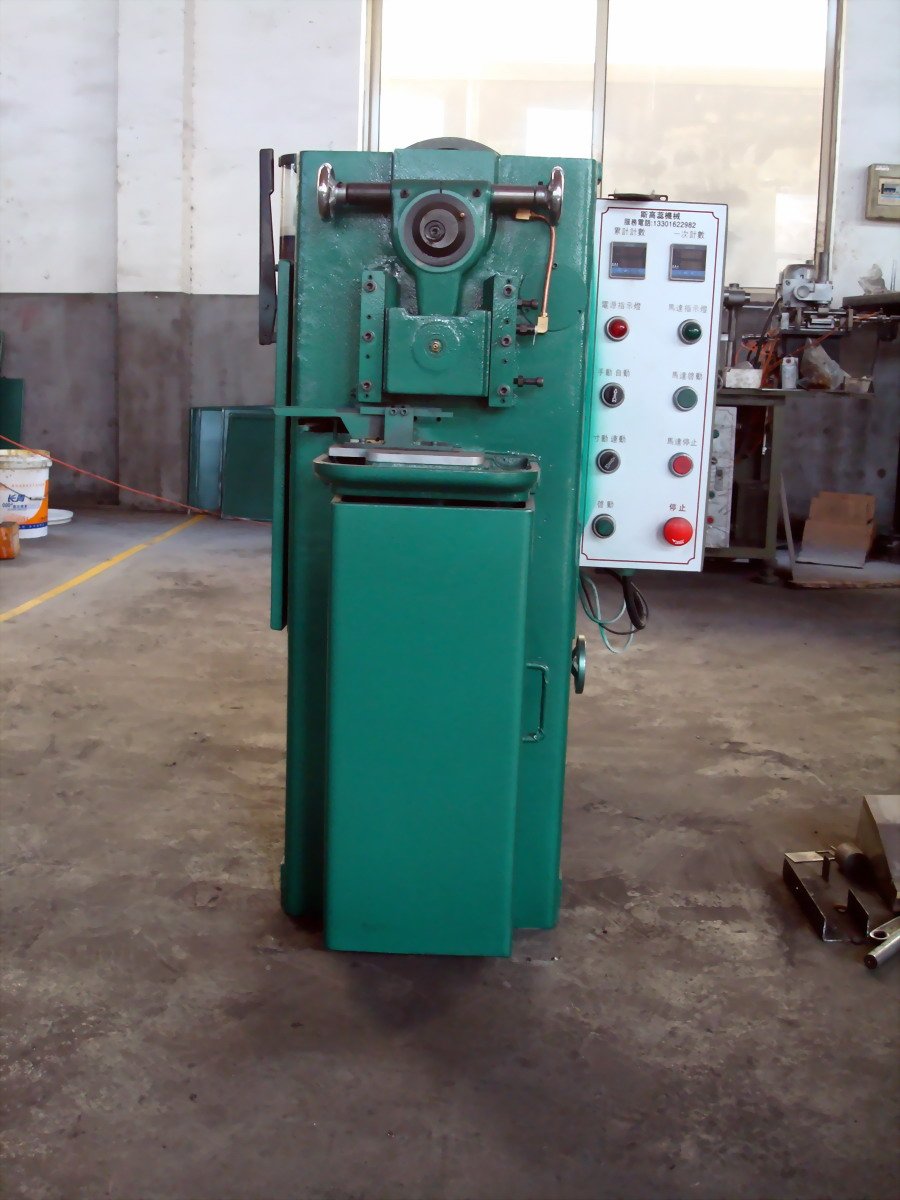 sell 4T forming machine..