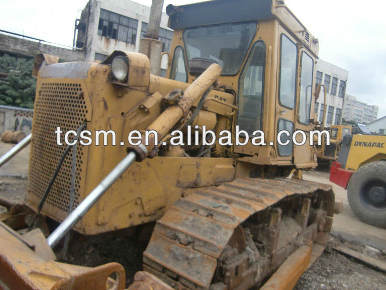 Selling used Japanese crawler track bulldozers D6D