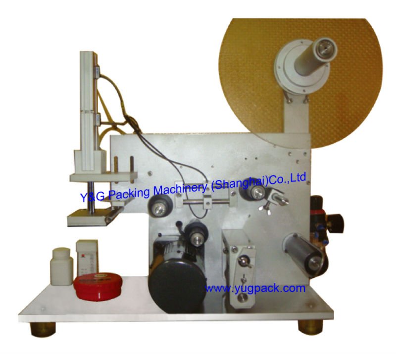 Semi-Auto Labeling Machine(For flat bottle)