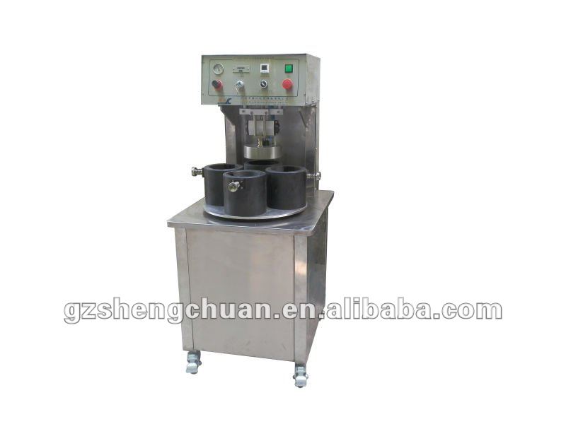 Semi-automatic vacuum torqueing machine