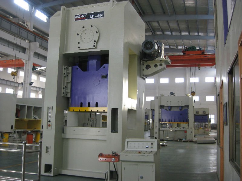 semiclosed single crank compact power press (M1-500)