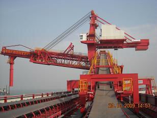 Ship loader for block material