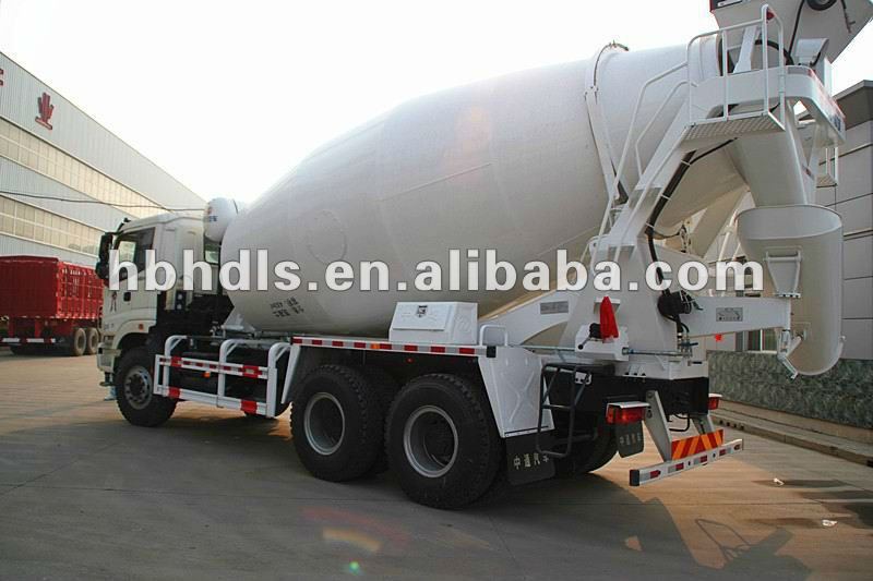 SINOTRUK LUSHEN 8 CBM concrete mixer truck