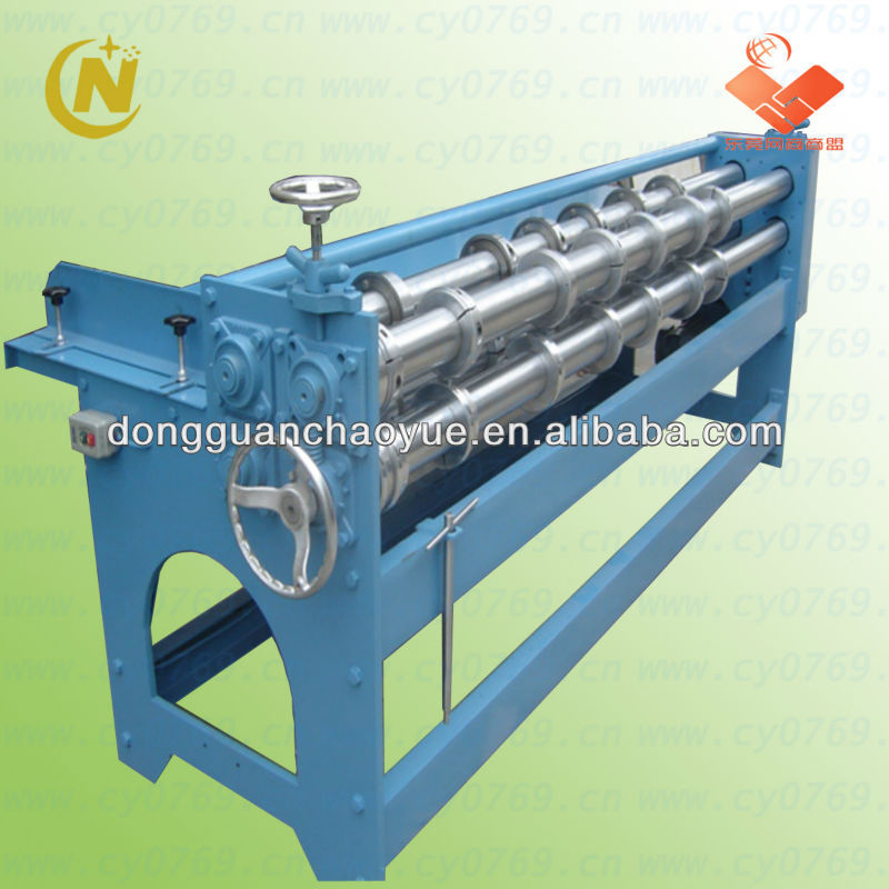 Slitting machine for carton