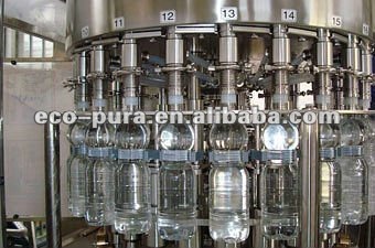 Small Scale Tri-Bloc Bottle Rinser Filler Capper Machine 5000B/H@500ml