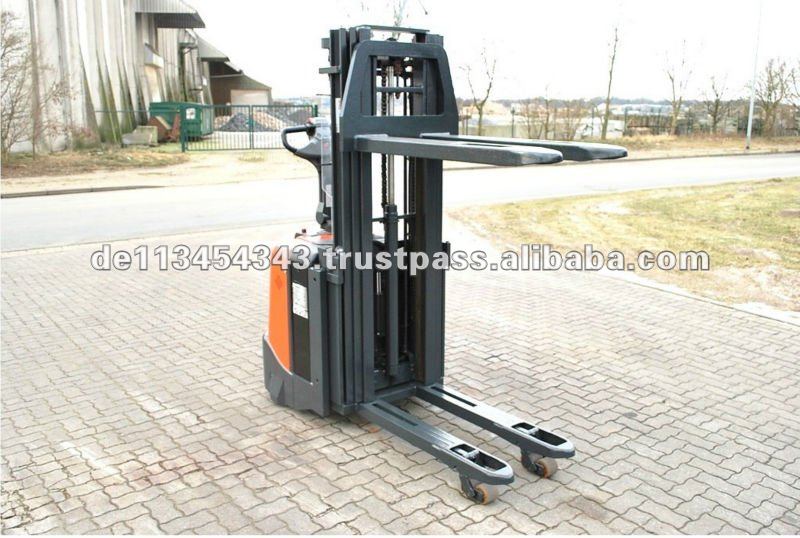 SPE125L EL4625 BT Electric Pedestrian Pallet Stacker