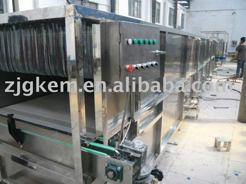 Spray sterilization cooling tunnel machine