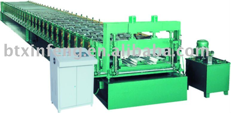 Steel structure floorboard making machine