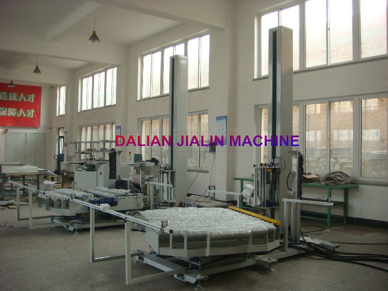 stretch film wrapping machine