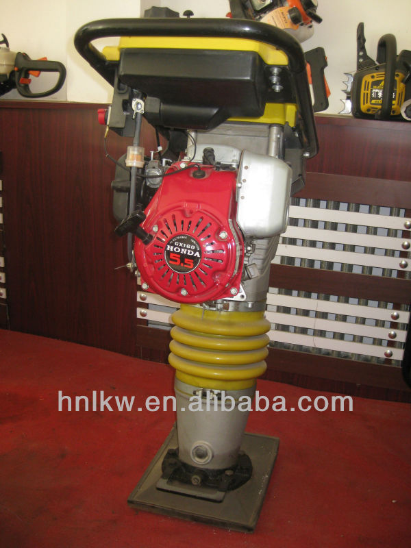 strong impact force vibrating diesel plate compactor