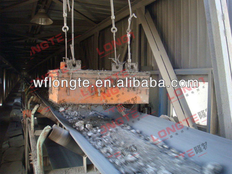 Suspended permanent conveyor belt magnet