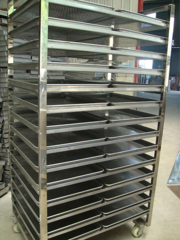 Trolley and tray for drying oven