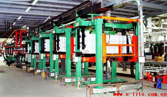 Twenty-workstations Linear refrigerator Cabinet Foaming Line