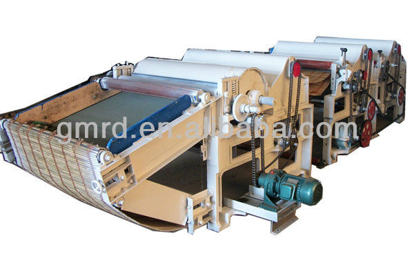 Two-roller textile waste tearing and recycling machine