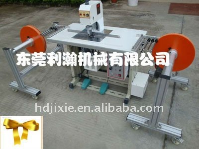 Ultrasonic automatic table cutting machine