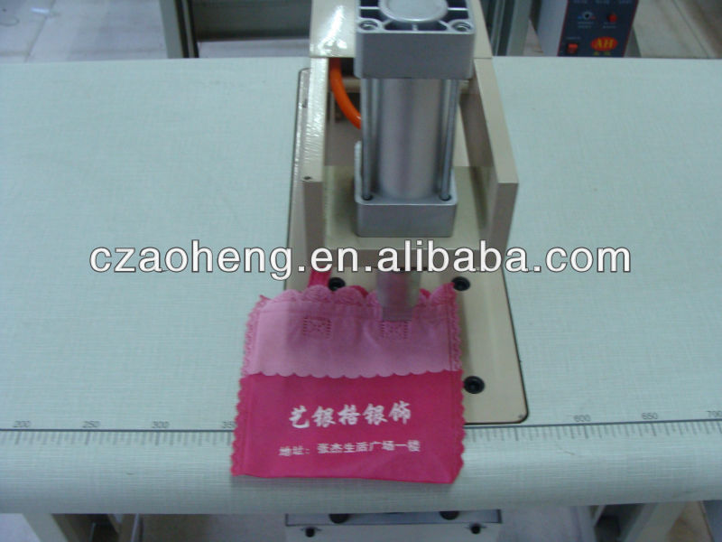 Ultrasonic nonwoven bag welding machine