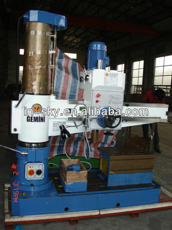 Universal Radial Drilling Machine