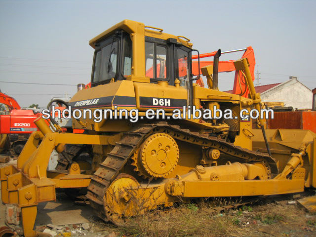 used bulldozer D6H in Shanghai, with ripper at rear