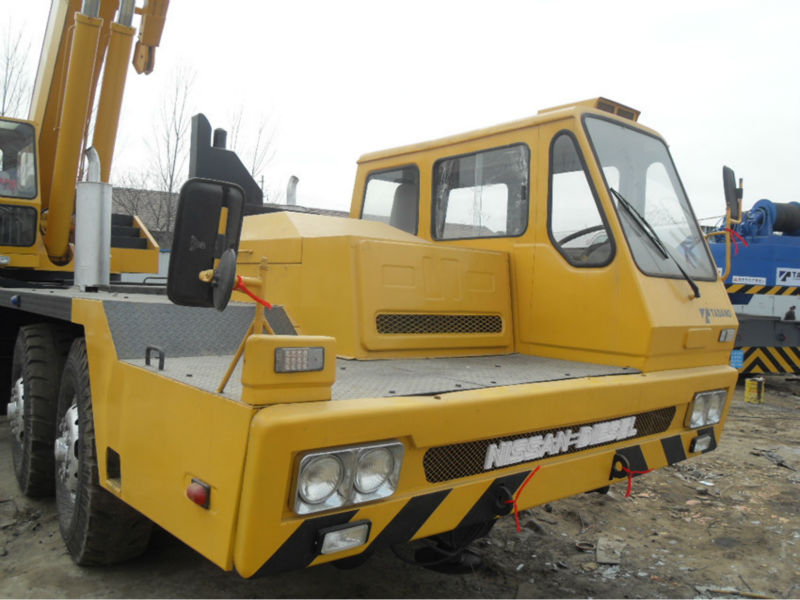 used crane 100ton original TADANO truck in Shanghai