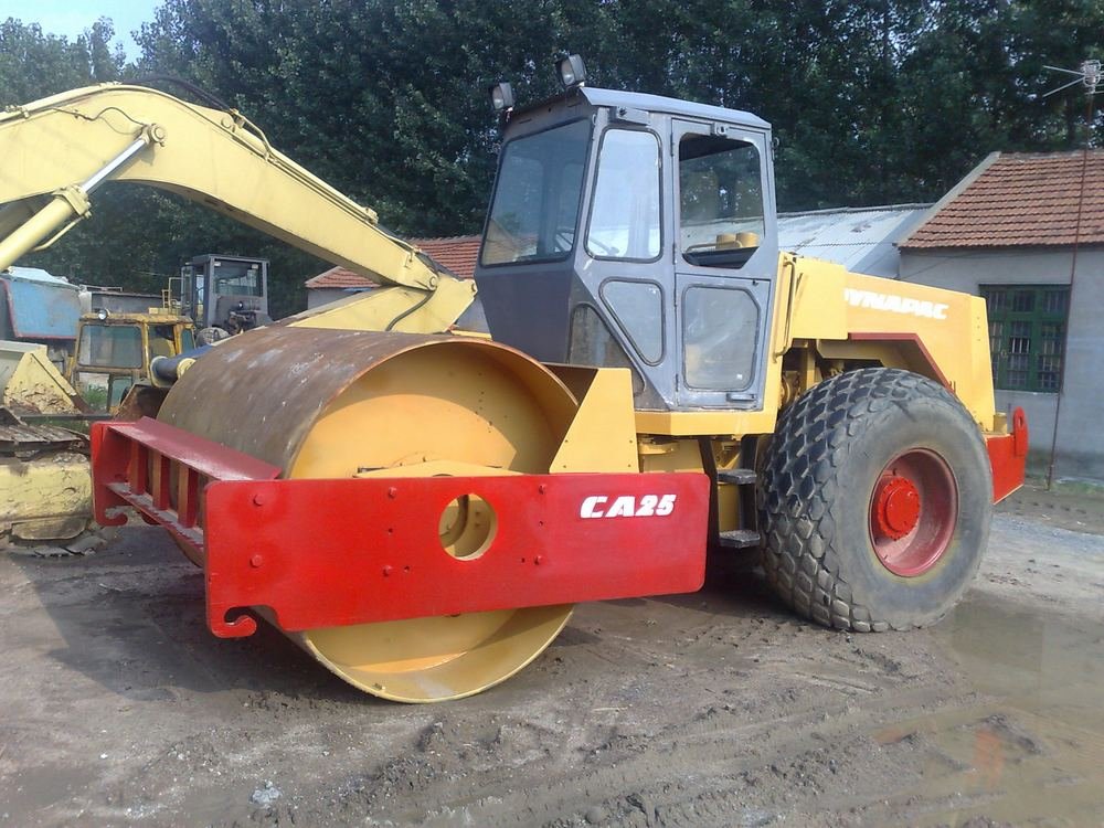 Used Dynapac CA25 VB Roller, 11000USD only USED DYNAPAC ROAD ROLLER