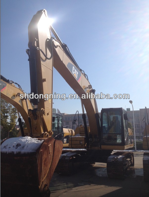 Used Excavator 320D in Shanghai China, used heavy equipment machinery 320d