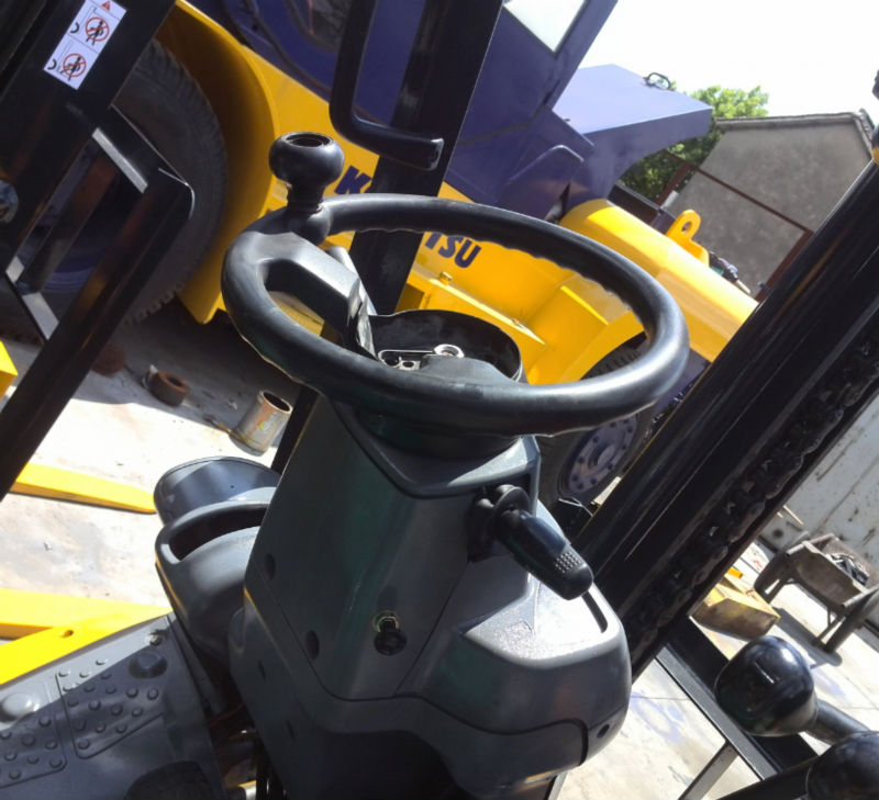 Used forklift Komatsu 3T