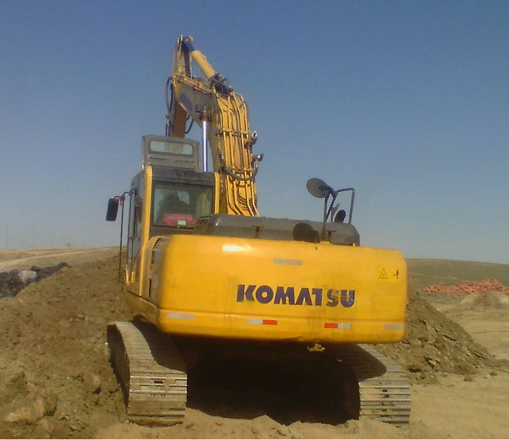 used KOMATSU PC240 excavator made in 2009