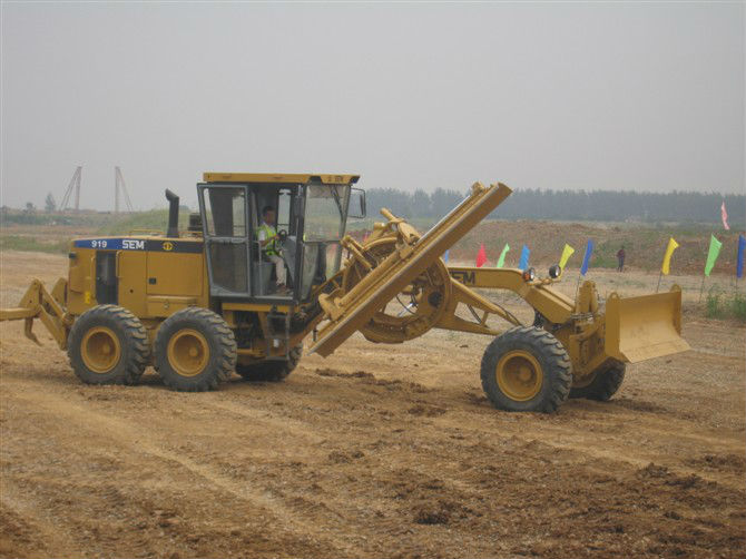 used motor grader SEM 919 made in 2012