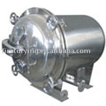 Vacuum dryer