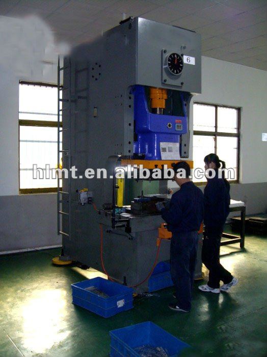 versatile hydraulic fast press punch machine