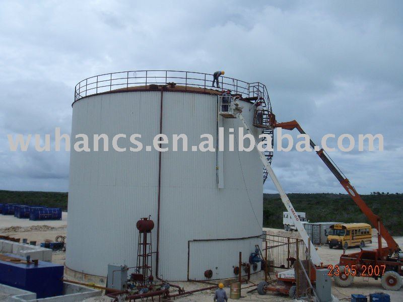 Vertical bitumen storage tank