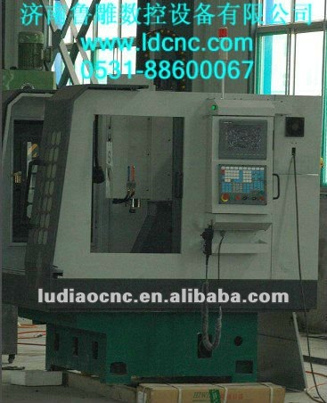 Vertical CNC milling machine