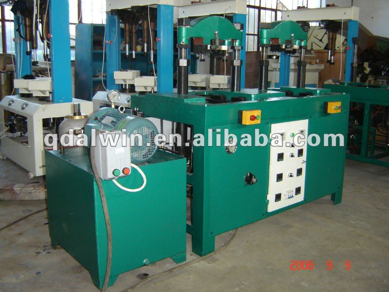 Vulcanizing machine for work boots