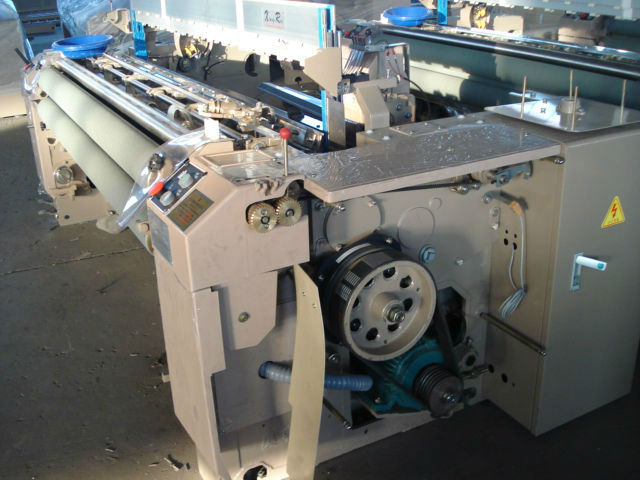 water jet loom