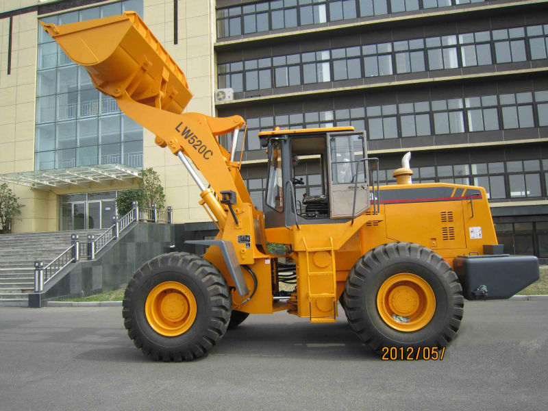 Wheel loader 5ton in Dubai