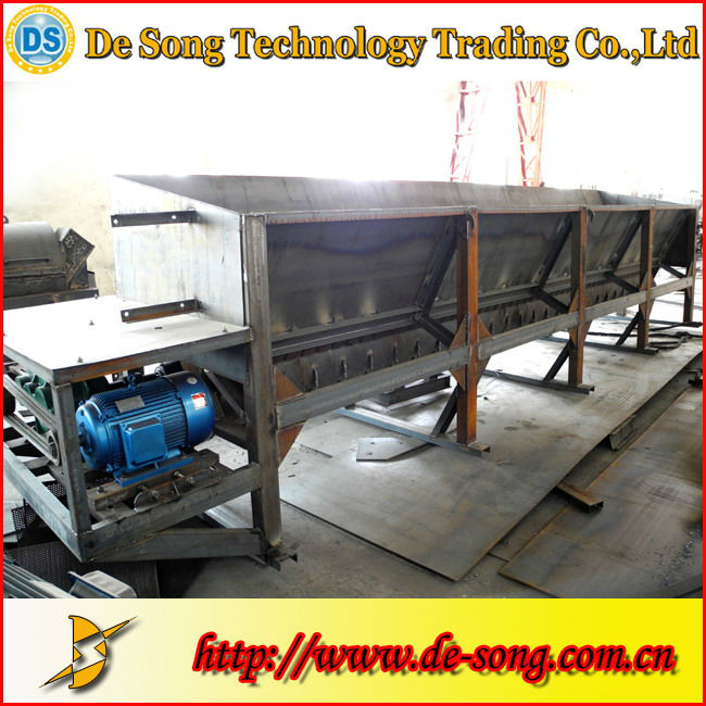 Wood log peeling machine