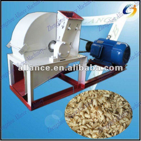 Wood shaving making machine