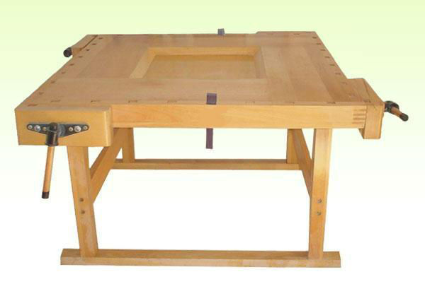 Wooden Workbench KL718-23 with Installation Size 158X158X81.5CM and Packing Size 167X135X22CM