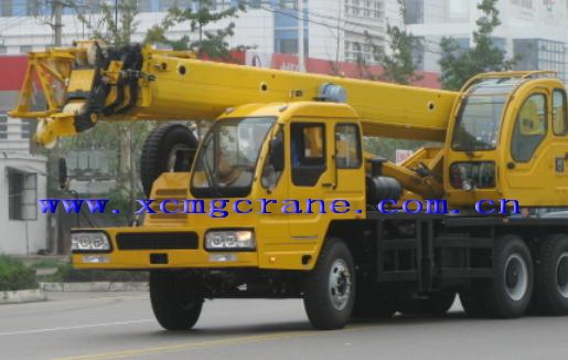 XCMG QY20B truck crane