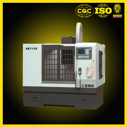 XH7135 cnc machine center with high cost effective price