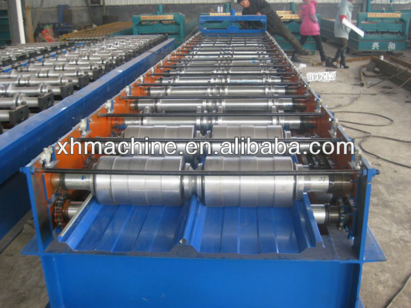 XH820-JCH automatic roof tile roll forming machine